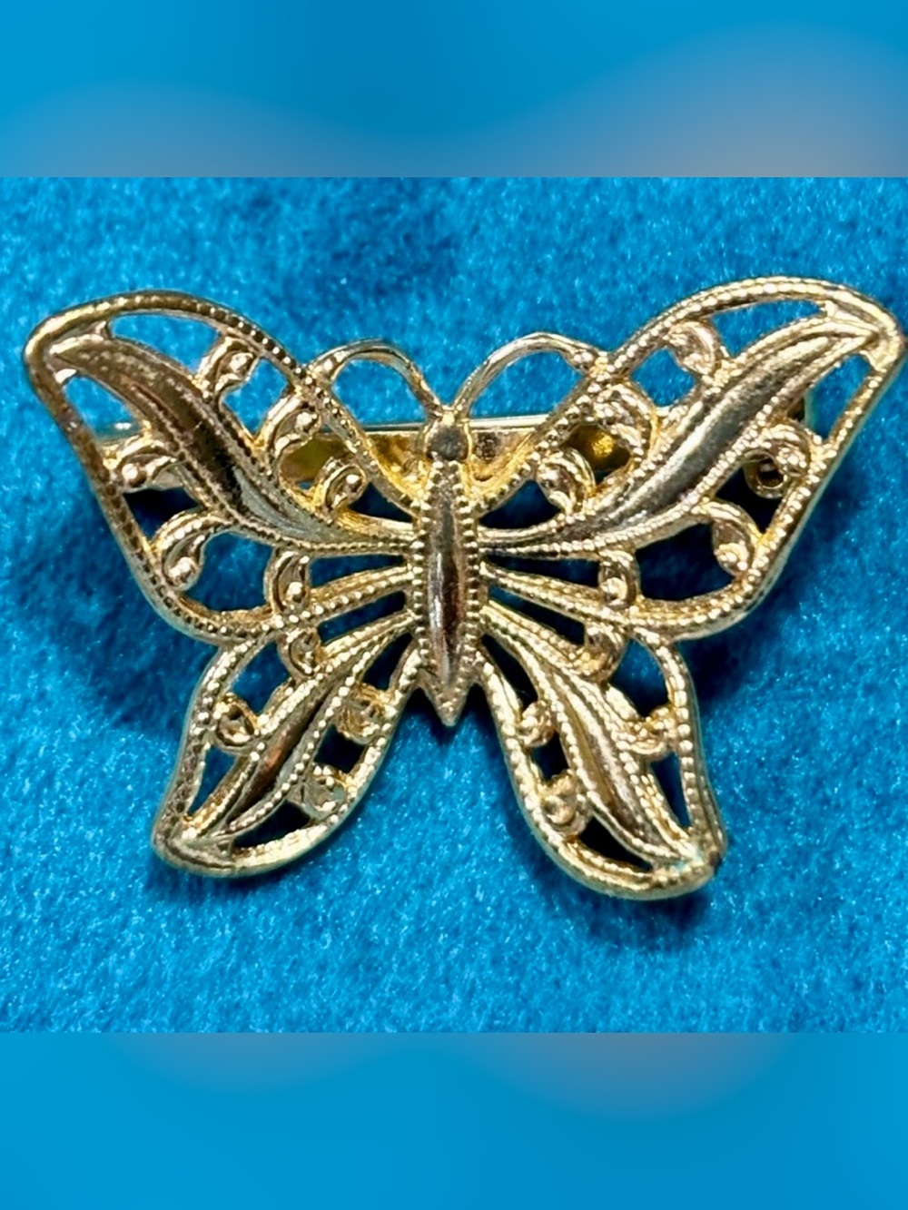 Vintage Napier Signed Gold Tone Filagree In Flight Butterfly Brooch